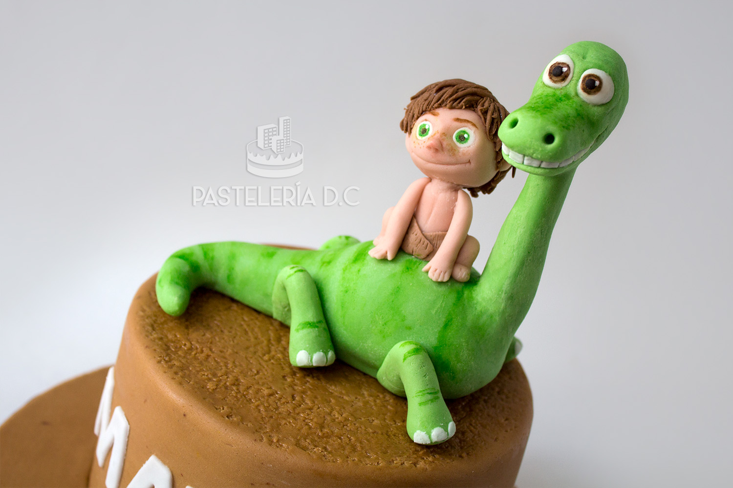 Topper figura gran dinosaurio Ponqué Pastel Torta personalizada en Bogotá